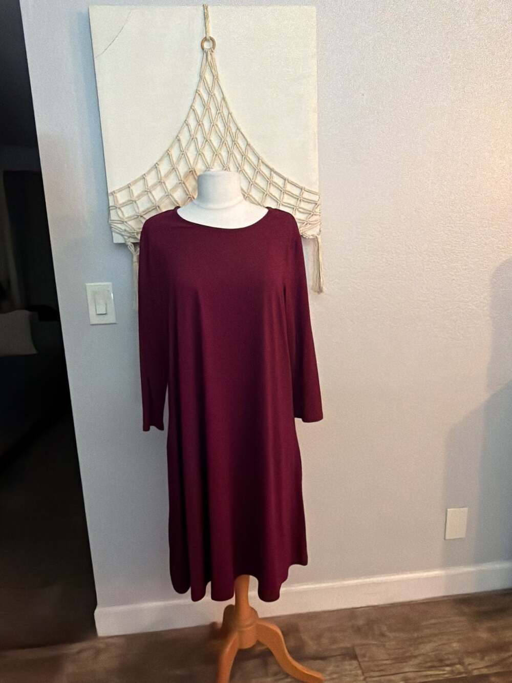 Jamie & Layla Women's Solid Burgundy 3/4 Sleeve Swing Dress